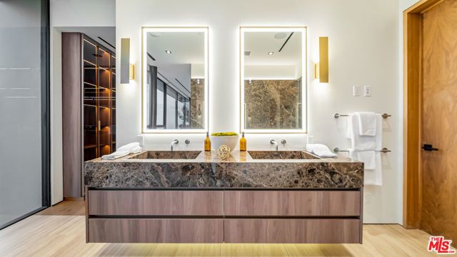 8777 W Hollywood Boulevard, Los Angeles, CA 90069