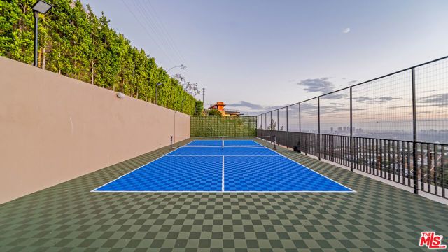 8777 W Hollywood Boulevard, Los Angeles, CA 90069