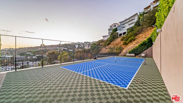 8777 W Hollywood Boulevard, Los Angeles, CA 90069