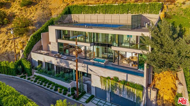 8777 W Hollywood Boulevard, Los Angeles, CA 90069