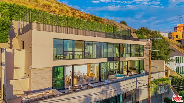 8777 W Hollywood Boulevard, Los Angeles, CA 90069