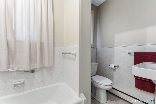 44 Granada Terrace, New London, CT 06320