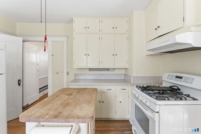 44 Granada Terrace, New London, CT 06320