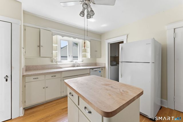 44 Granada Terrace, New London, CT 06320