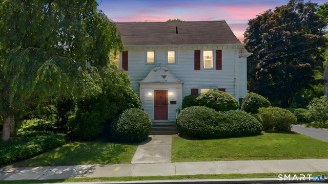 44 Granada Terrace, New London, CT 06320