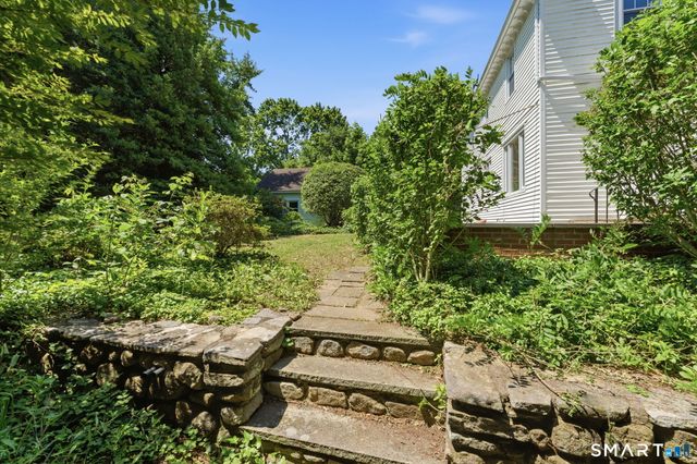 44 Granada Terrace, New London, CT 06320