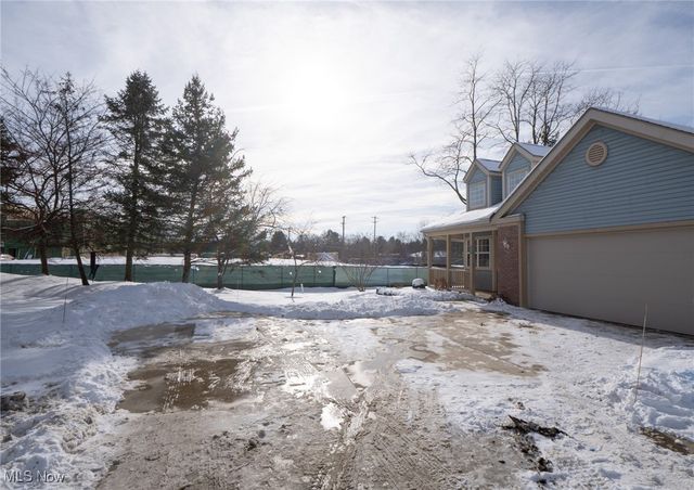 264 Finchfield Circle, Macedonia, OH 44056