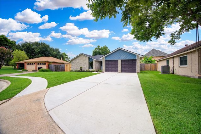 13711 Charidges Court, Houston, TX 77034