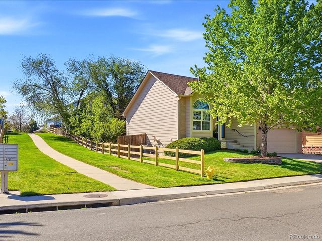 5452 S Valdai Way, Aurora, CO 80015