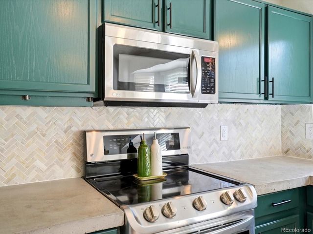 5452 S Valdai Way, Aurora, CO 80015