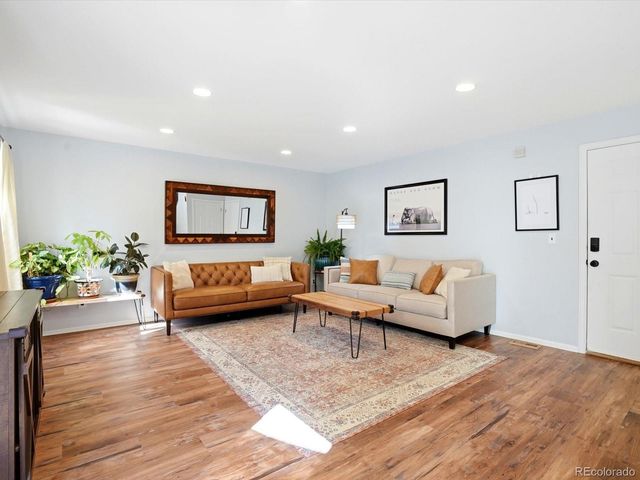 5452 S Valdai Way, Aurora, CO 80015