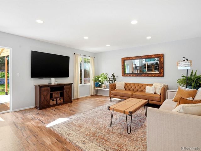 5452 S Valdai Way, Aurora, CO 80015