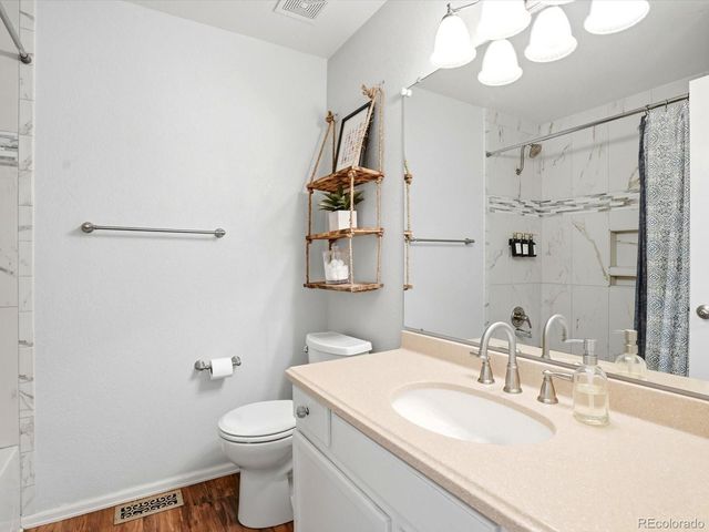 5452 S Valdai Way, Aurora, CO 80015