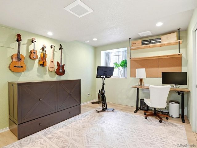 5452 S Valdai Way, Aurora, CO 80015