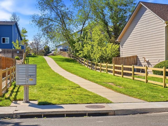 5452 S Valdai Way, Aurora, CO 80015