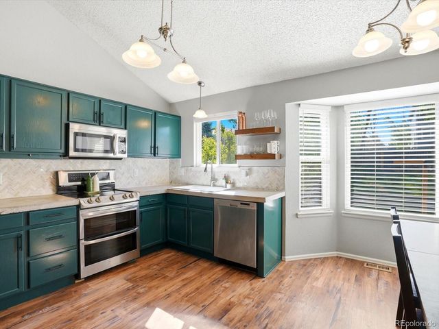 5452 S Valdai Way, Aurora, CO 80015