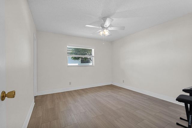 1050 NW 73rd Terrace, Margate, FL 33063