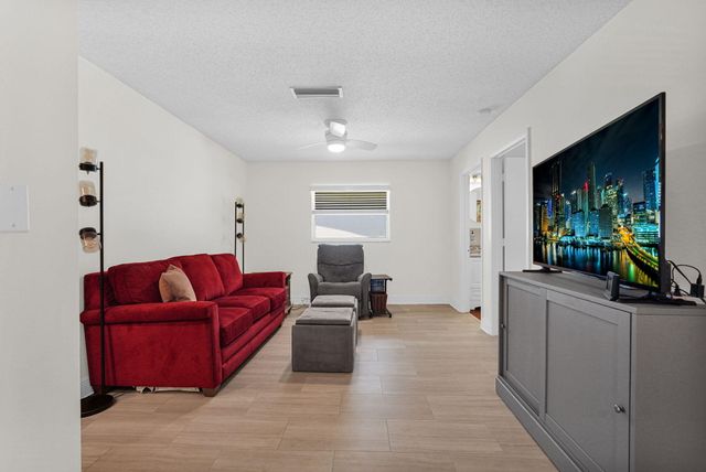 1050 NW 73rd Terrace, Margate, FL 33063