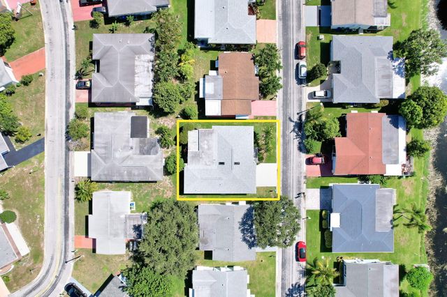 1050 NW 73rd Terrace, Margate, FL 33063