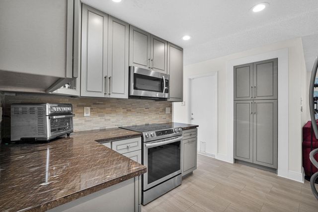 1050 NW 73rd Terrace, Margate, FL 33063