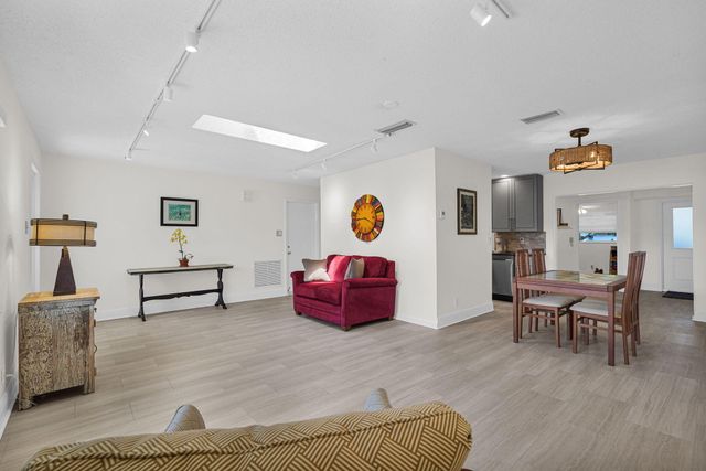 1050 NW 73rd Terrace, Margate, FL 33063