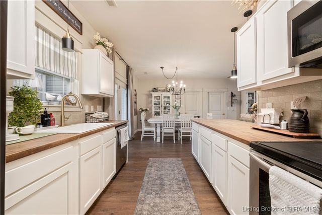 905 Service Drive, Sellersburg, IN 47172