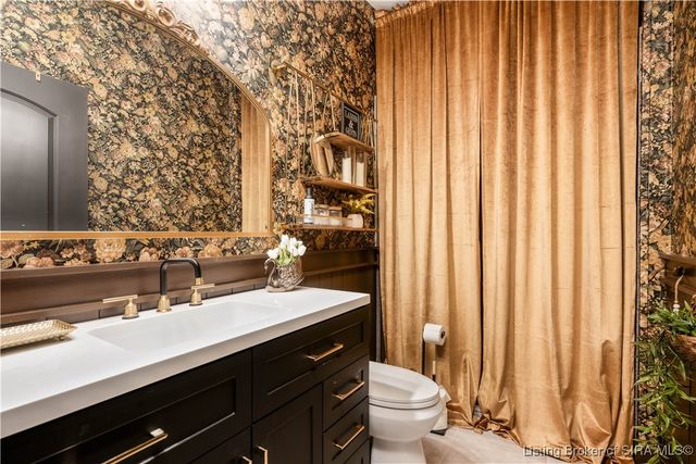 905 Service Drive, Sellersburg, IN 47172