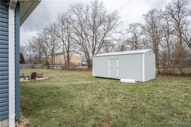 905 Service Drive, Sellersburg, IN 47172