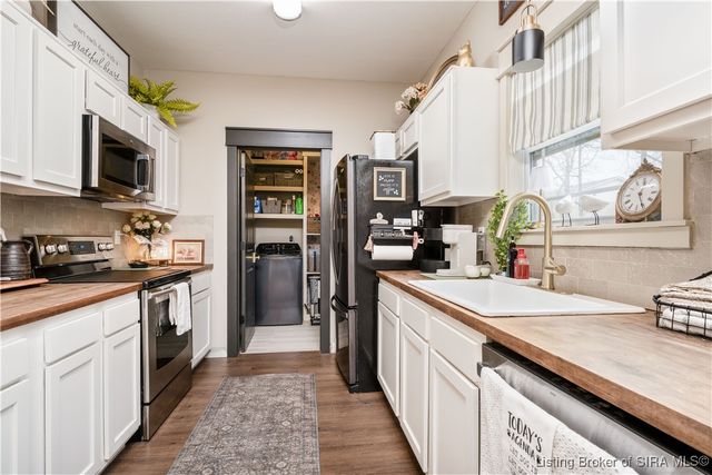 905 Service Drive, Sellersburg, IN 47172