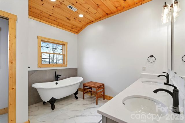 501 Wolf Pen Cliffs Road 1003, Old Fort, NC 28762