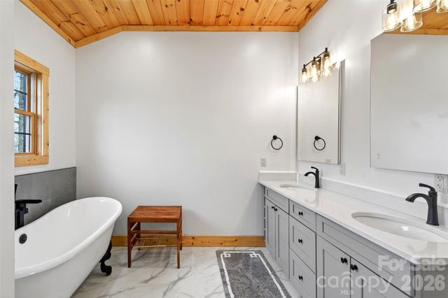 501 Wolf Pen Cliffs Road 1003, Old Fort, NC 28762