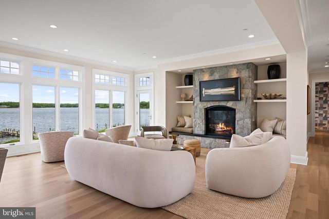 411 FERRY POINT RD, Annapolis, MD 21403