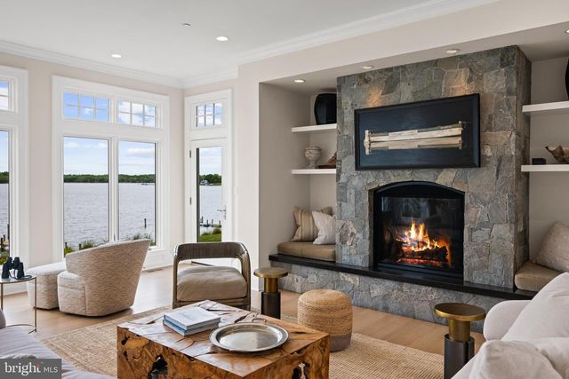 411 FERRY POINT RD, Annapolis, MD 21403