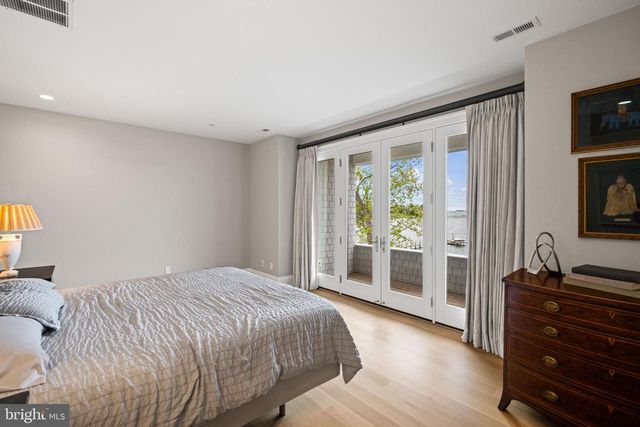 411 FERRY POINT RD, Annapolis, MD 21403
