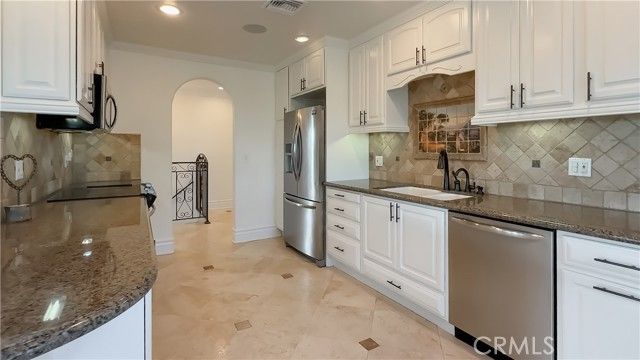 567 Lone Oak Drive, Thousand Oaks, CA 91362