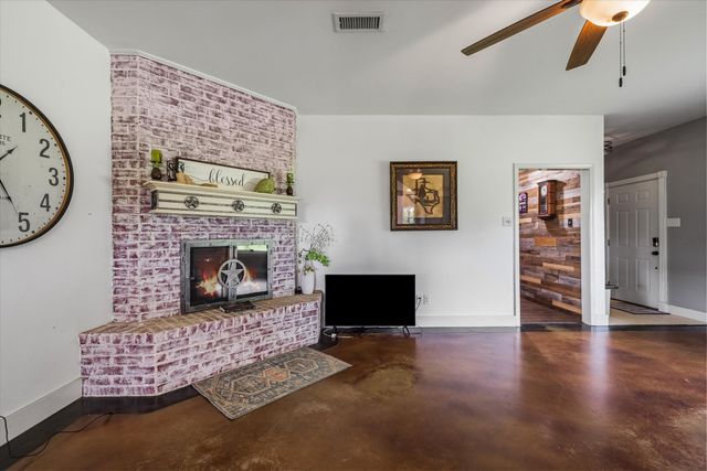 132 Private Road 7105, Edgewood, TX 75117