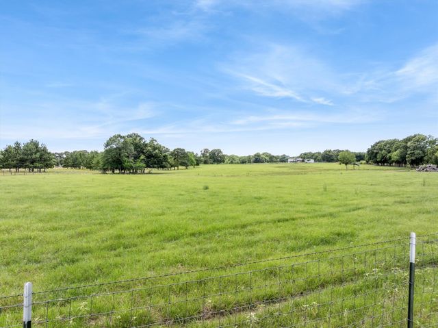 132 Private Road 7105, Edgewood, TX 75117