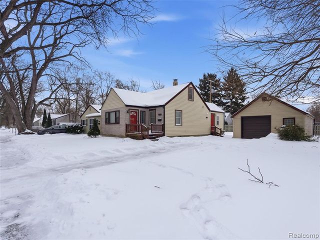 1122 E Elza Avenue, Hazel Park, MI 48030