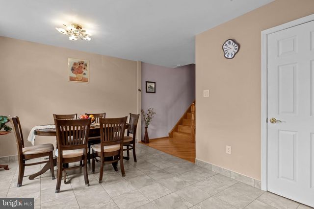 837 N CENTENNIAL SQ N, Philadelphia, PA 19116