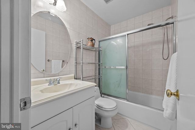 837 N CENTENNIAL SQ N, Philadelphia, PA 19116