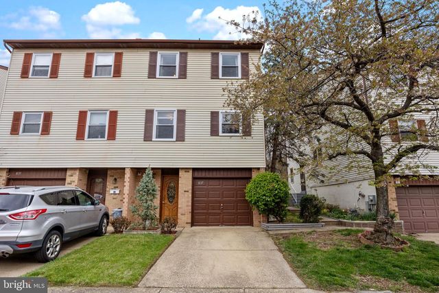 837 N CENTENNIAL SQ N, Philadelphia, PA 19116