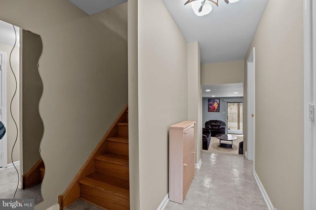 837 N CENTENNIAL SQ N, Philadelphia, PA 19116