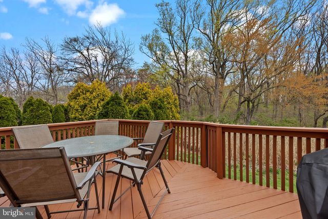 837 N CENTENNIAL SQ N, Philadelphia, PA 19116