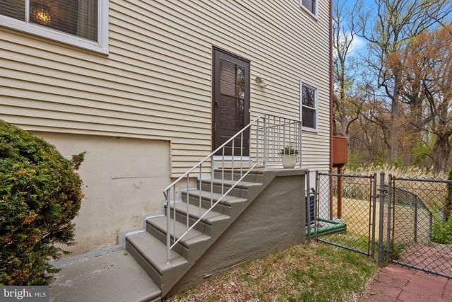 837 N CENTENNIAL SQ N, Philadelphia, PA 19116
