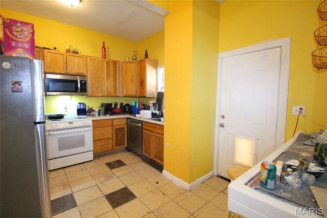 2202 Mills Avenue, Alton, IL 62002