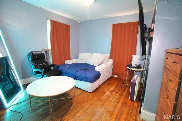 2202 Mills Avenue, Alton, IL 62002