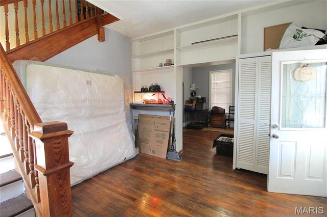 2202 Mills Avenue, Alton, IL 62002