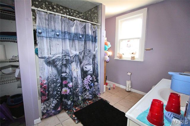 2202 Mills Avenue, Alton, IL 62002