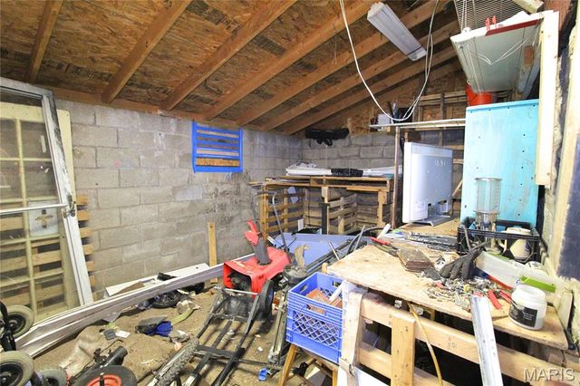 2202 Mills Avenue, Alton, IL 62002