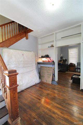 2202 Mills Avenue, Alton, IL 62002